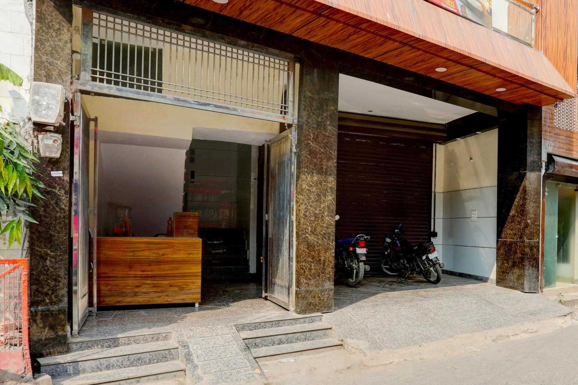 Hotel O Family Deluxe New Delhi Extérieur photo